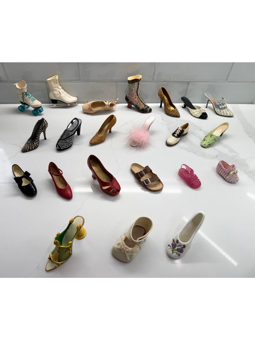 LOT of 22 VINTAGE Miniature Shoes, Raine Just the Right Shoe 1998-2004